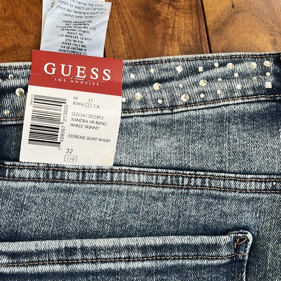 Guess extreme light wash cropped high rise stretch denim with rhinestones Sz 32 - Picture 4 of 6